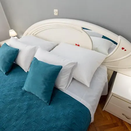 Luxury Nena With Terrace Апартаменты *