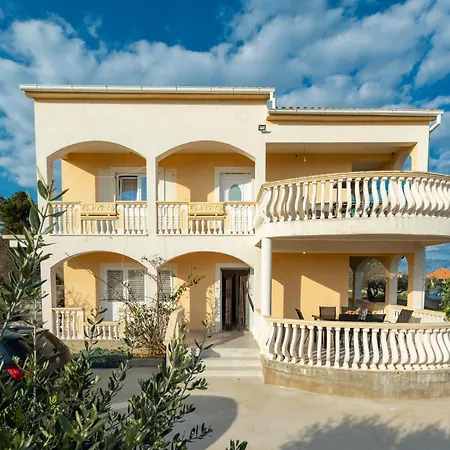 Апартаменты Luxury Nena With Terrace Ninski Stanovi